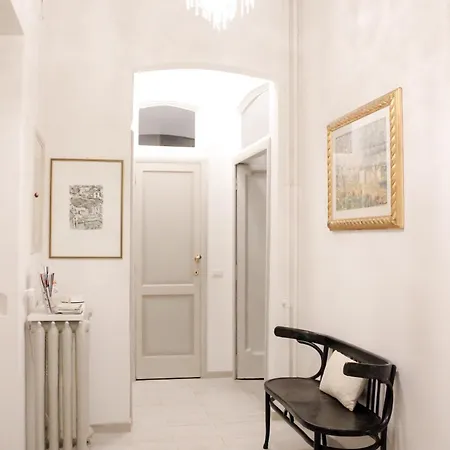Center House- Corso Vittorio Emanuele- 2 Camere- Vicino Stazione Апартаменты