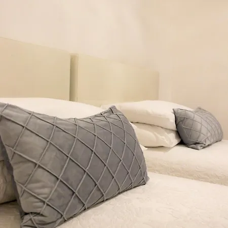 Center House- Corso Vittorio Emanuele- 2 Camere- Vicino Stazione Апартаменты